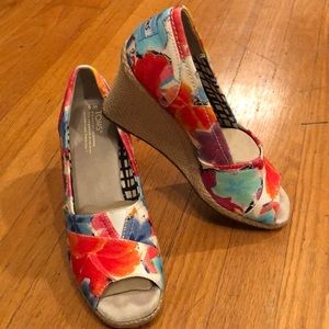 Toms Floral Peep Toe Wedge